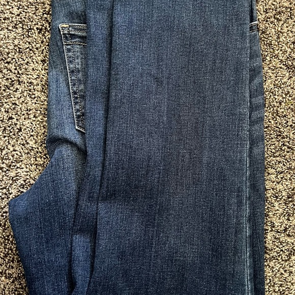 Calvin Klein Mid Rise Skinny Jean 12/31 - Picture 2 of 11
